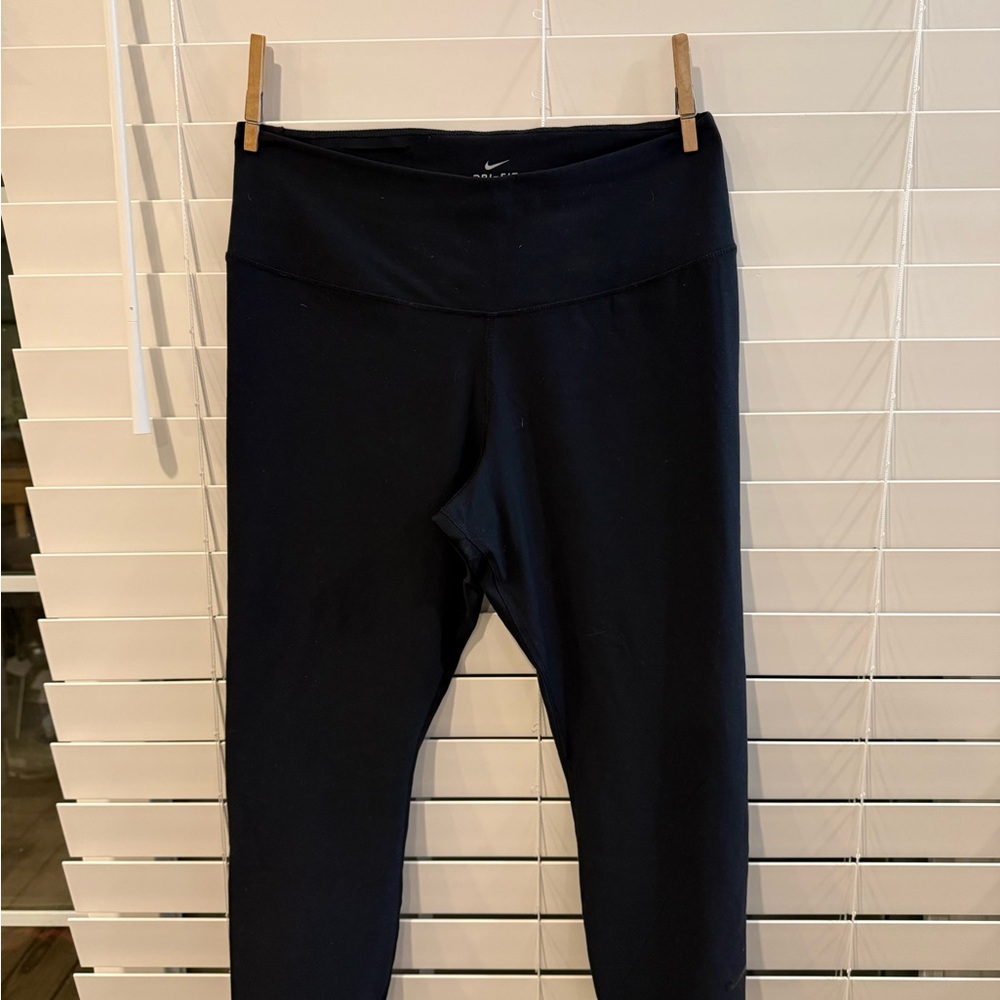 Nike Dri-FIT crop Black Activewear